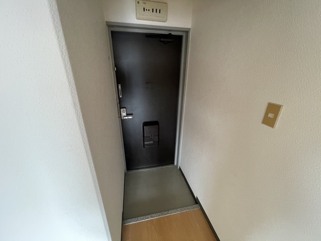 第8やたがいビルの玄関写真
