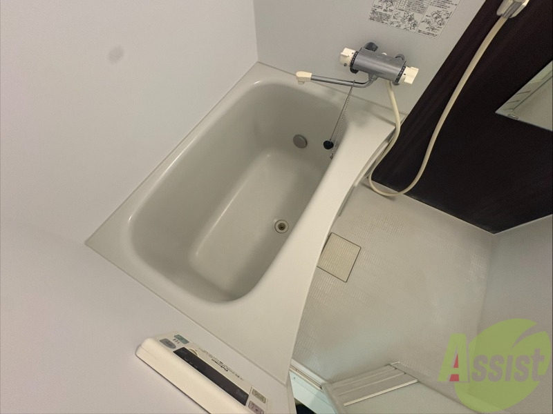 バス・シャワールーム　お風呂になります。一日の疲れを癒してくださいね。