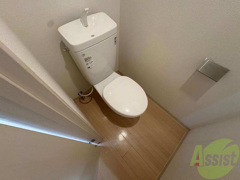 トイレ　こちらはトイレです。清潔感があり、安心して使用できます。