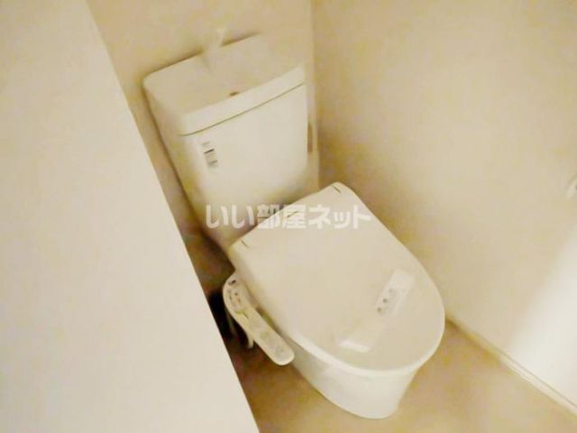 ロイヤルウイングB棟のトイレ写真