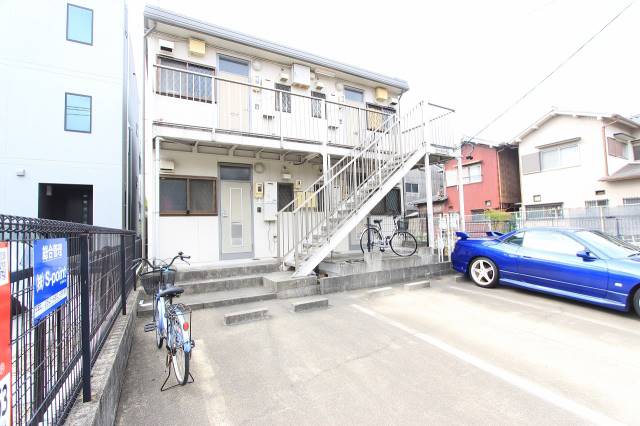 建物外観　全室角部屋設計のアパートです。