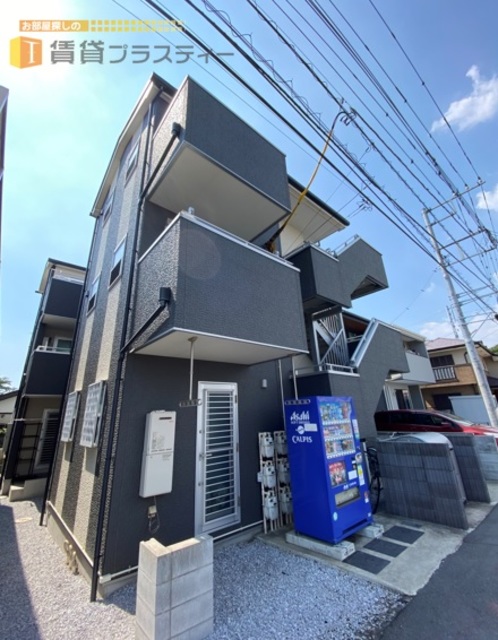 建物外観　周辺は自然豊かな感じ。。。