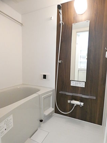 バス・シャワールーム　写真は同タイプ住居です。