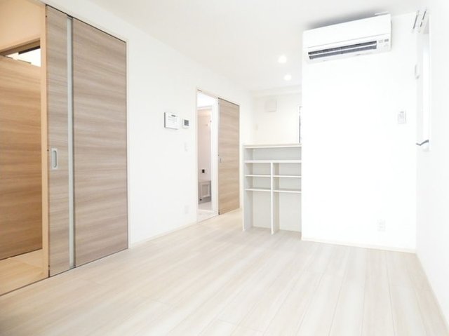 居室・リビング　写真は同タイプ住居です。