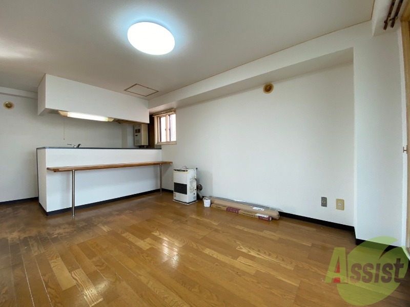 居室・リビング　広くてキレイなお部屋が広がっていて、充実した生活が送れそう。