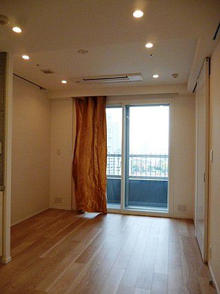 居室・リビング　※別部屋の参考写真です。