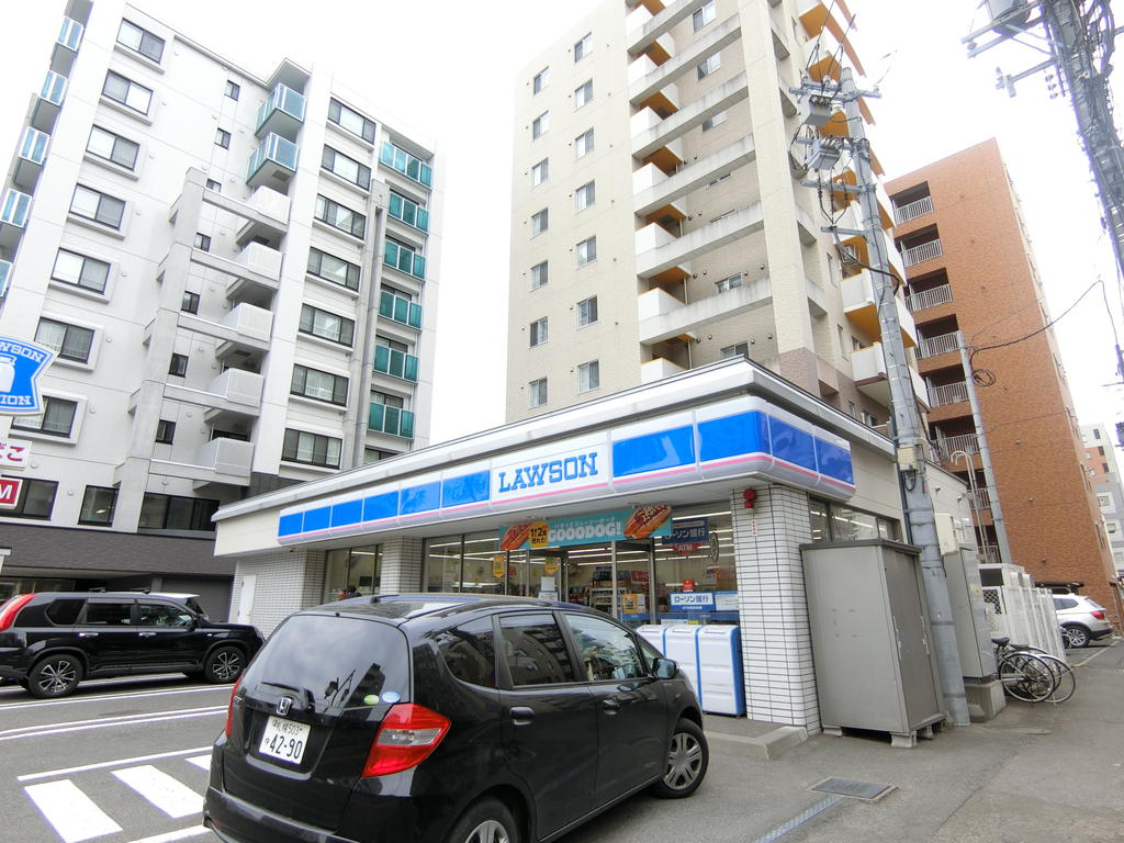 コンビニ　ローソン 札幌北1条西十六丁目店（コンビニ）まで300m