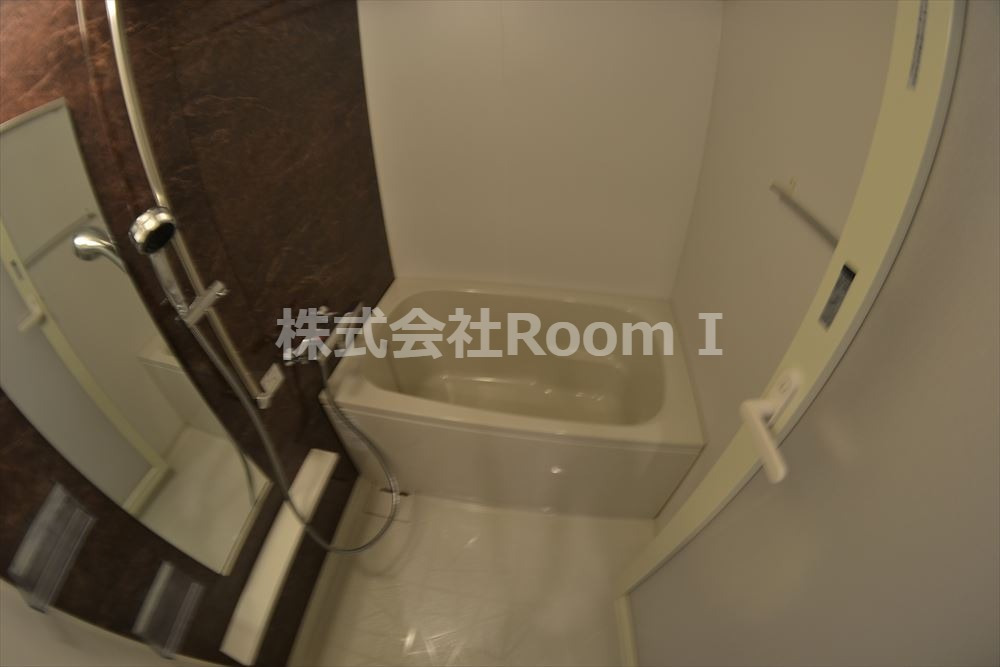 バス・シャワールーム　落ち着いた空間のお風呂です