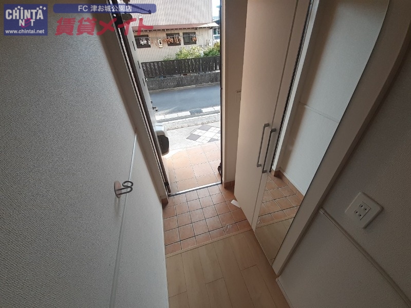 玄関　同型参考写真