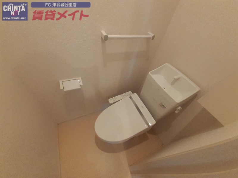 トイレ　同型参考写真