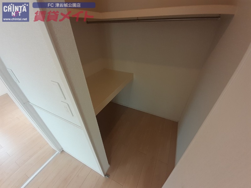 収納　同型参考写真