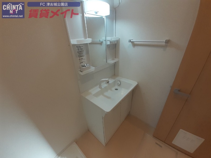 洗面設備　同型参考写真