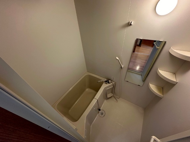バス・シャワールーム　別部屋参考写真（反転タイプ）