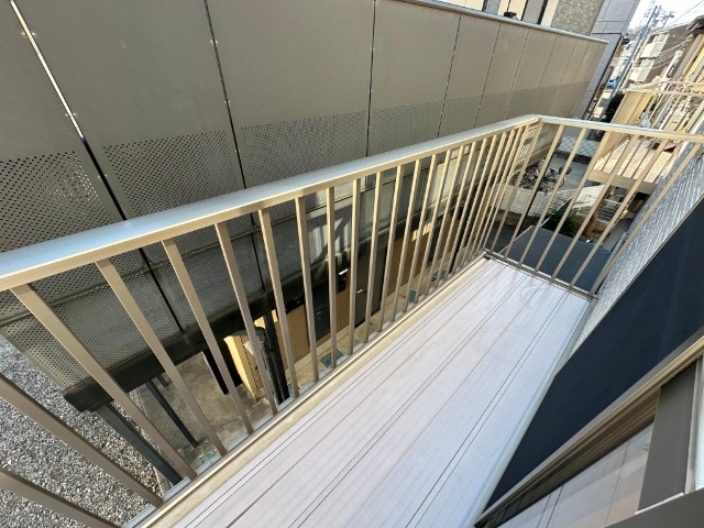 バルコニー　別部屋参考写真（反転タイプ）