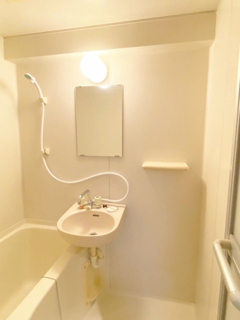 バス・シャワールーム　【浴室】※前回入居時　現況を優先します