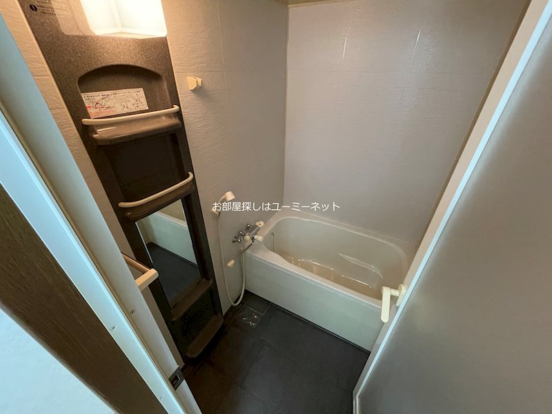 バス・シャワールーム　同タイプの間取り写真です。