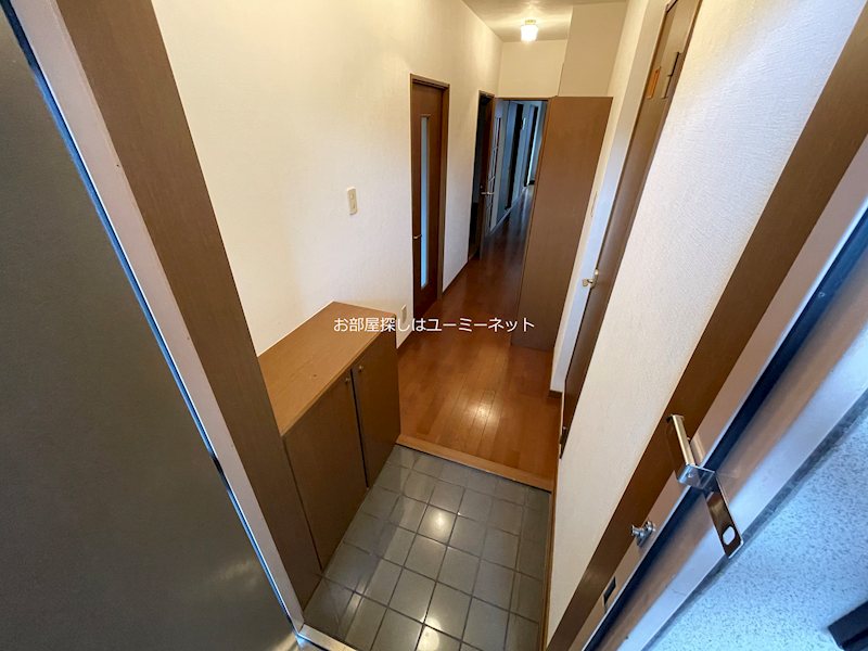 玄関　同タイプの間取り写真です。