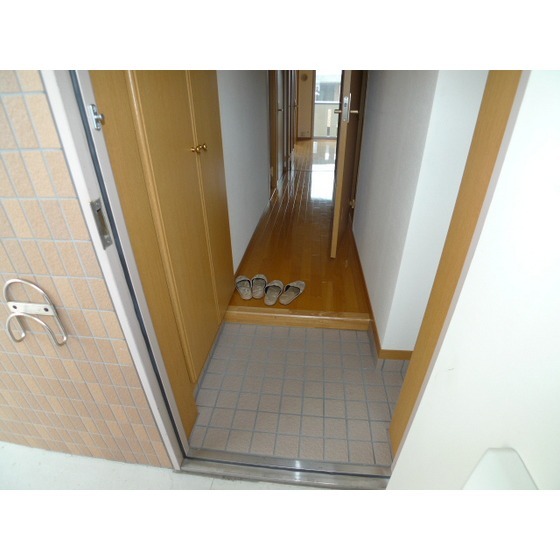 ブレイン新田の玄関写真