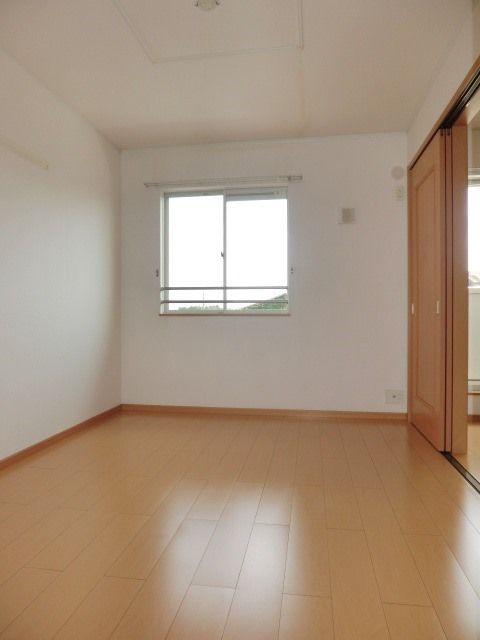 その他部屋・スペース　フローリング張りで清潔感のあるお部屋です