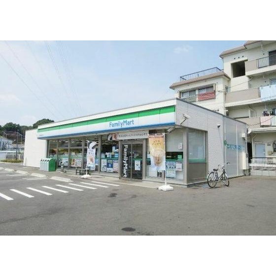 コンビニ　ファミリーマート東戸塚名瀬下店（コンビニ）まで522m