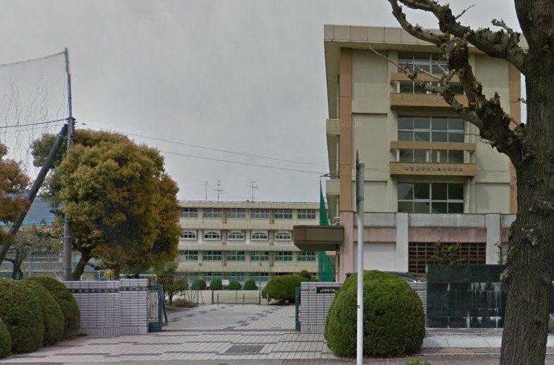 中学校　名古屋市立 丸の内中学校（中学校）まで489m