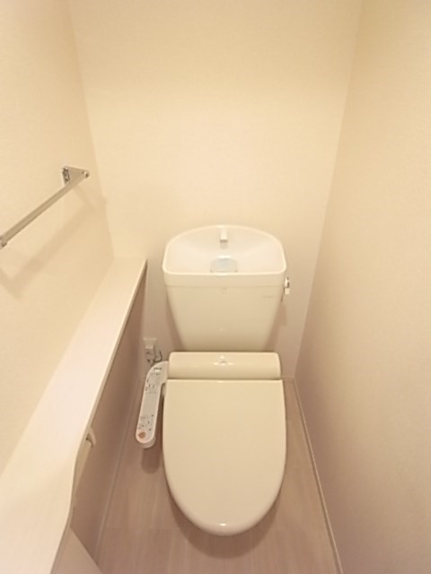 Crestia 東園田のトイレ写真