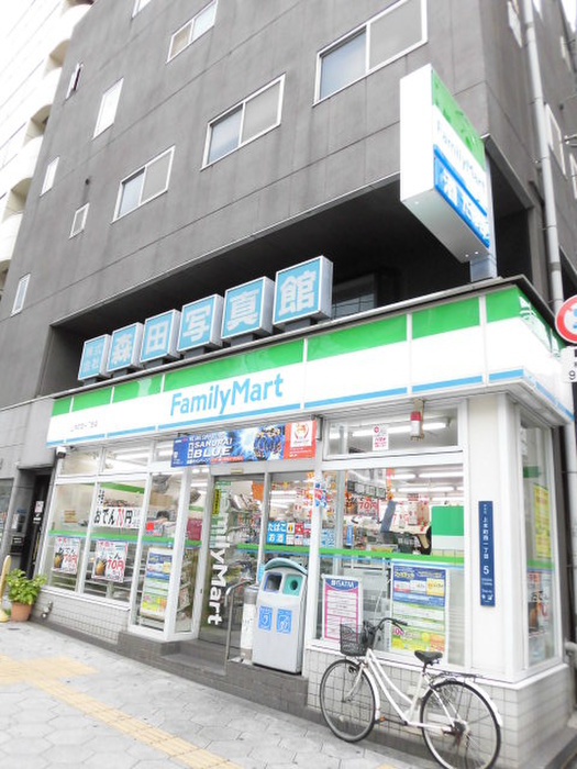 コンビニ　ファミリーマート（コンビニ）まで385m
