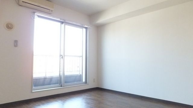 居室・リビング　明るいお部屋です