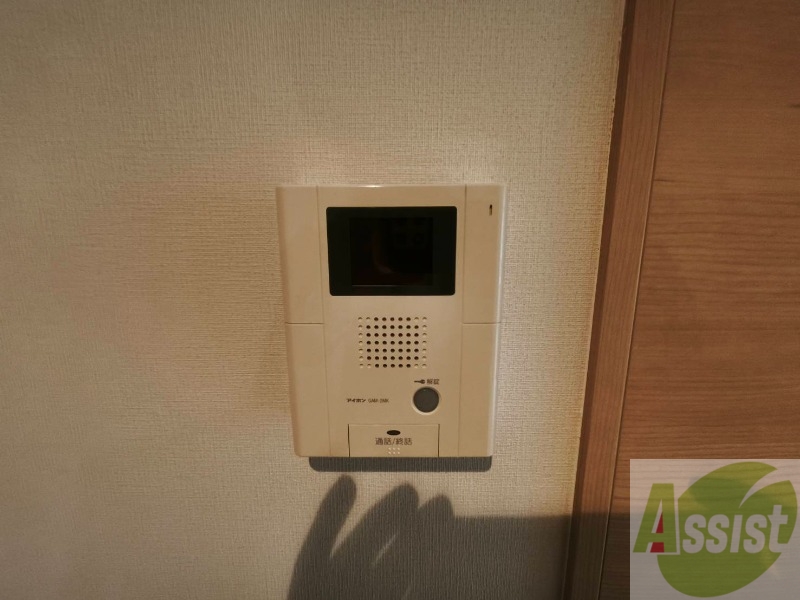 セキュリティ　ＴＶモニター付インターホンです。来客者の顔が見えるので安心！