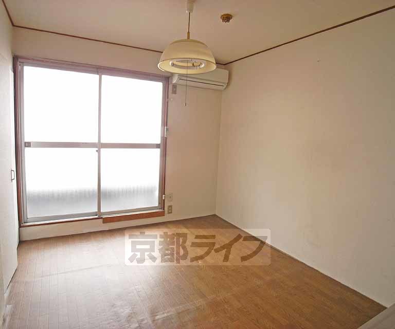 居室・リビング　開放的なお部屋です。