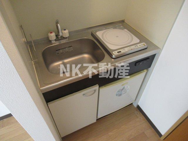 キッチン　コンパクトなキッチンで掃除もラクラク