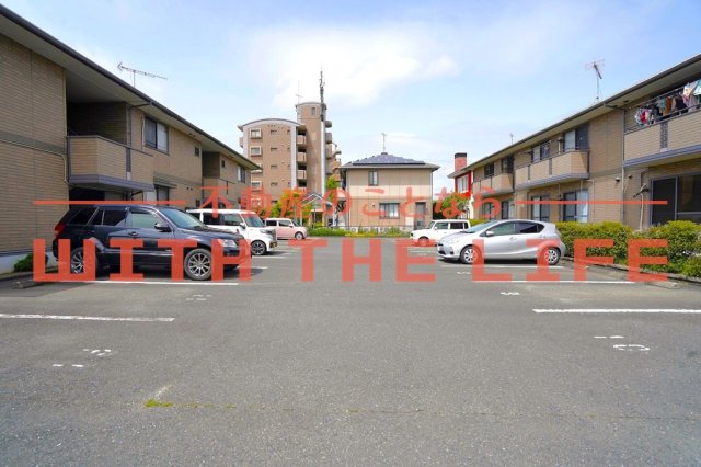 【リビングタウン小森野　弐番館の駐車場】