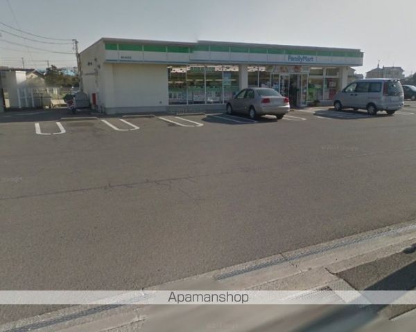 コンビニ　ファミリーマート高松高田店（コンビニ）まで559m