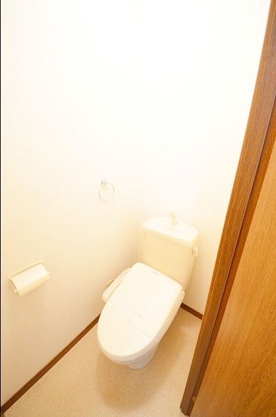 【武蔵村山市学園のアパートのトイレ】