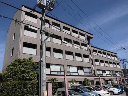 京都市山科区音羽乙出町のマンションの建物外観