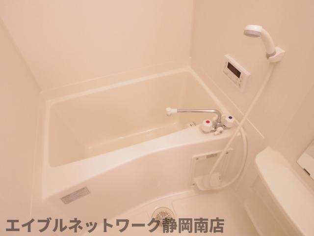 バス・シャワールーム　お風呂で日々の疲れを落としましょう