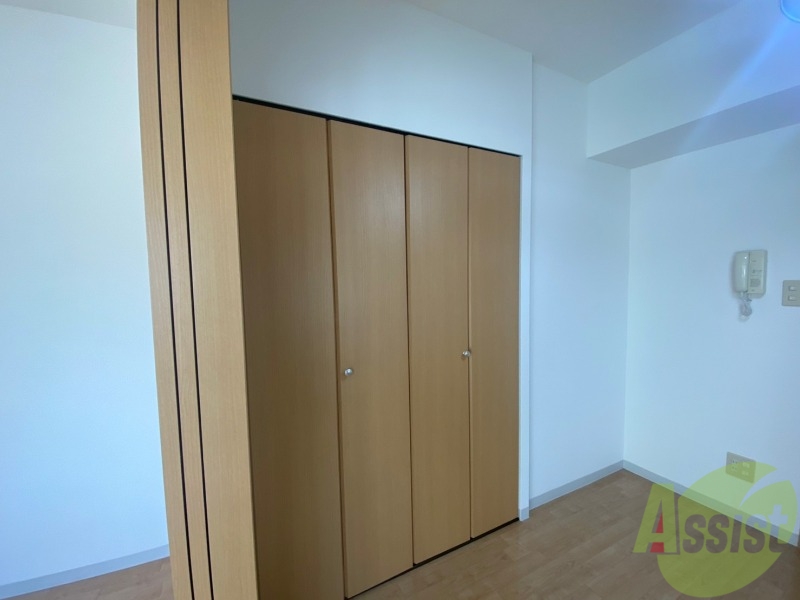 収納　寝室の収納です。部屋がすっきり片付きます。