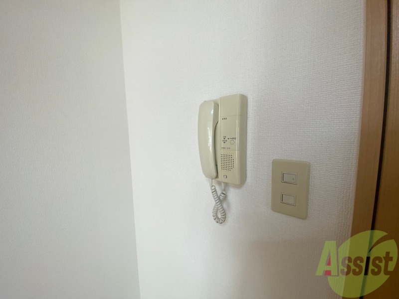 バルコニー　インターホンは通話ができるので急な訪問があっても安心です。