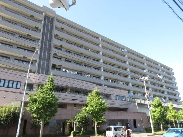 横浜市港南区日野南のマンションの建物外観