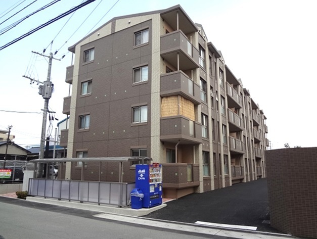 【糟屋郡志免町南里のマンションのエントランス】