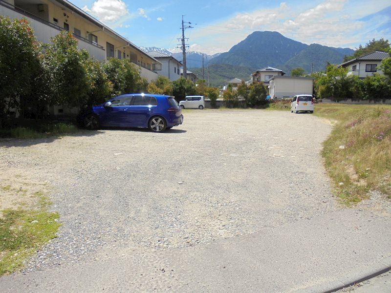 【コーポ山地の駐車場】