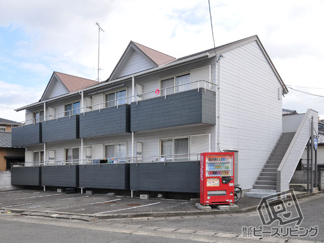 ハイツしらゆりの建物外観