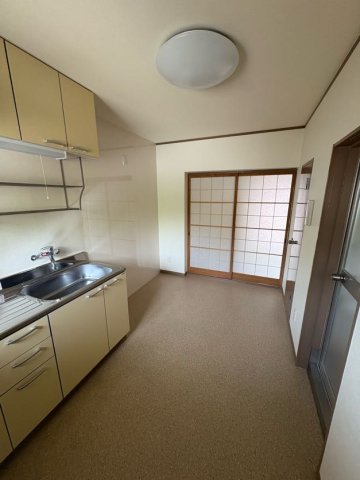 居室・リビング　こちらのリビングで趣味の時間をお楽しみください