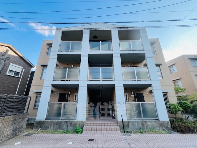 高槻市上牧北駅前町のマンションの建物外観