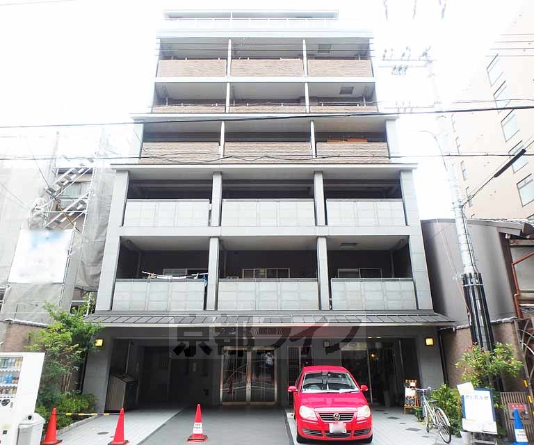 京都市下京区本上神明町のマンションの建物外観