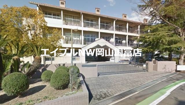 【ペーシュ２の小学校】