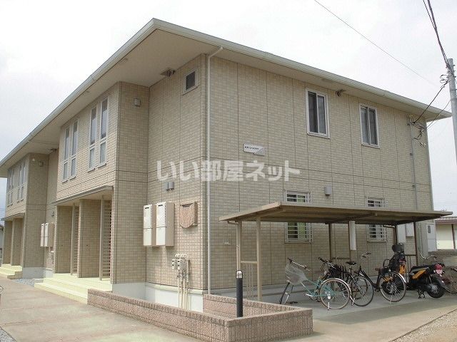 【さいたま市緑区大字三室のアパートのエントランス】