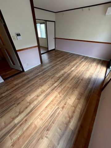 その他部屋・スペース　開放的な寝室です