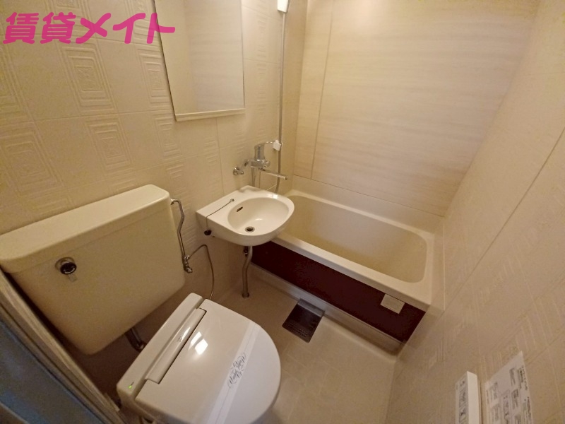 バス・シャワールーム　同物件別部屋参考写真