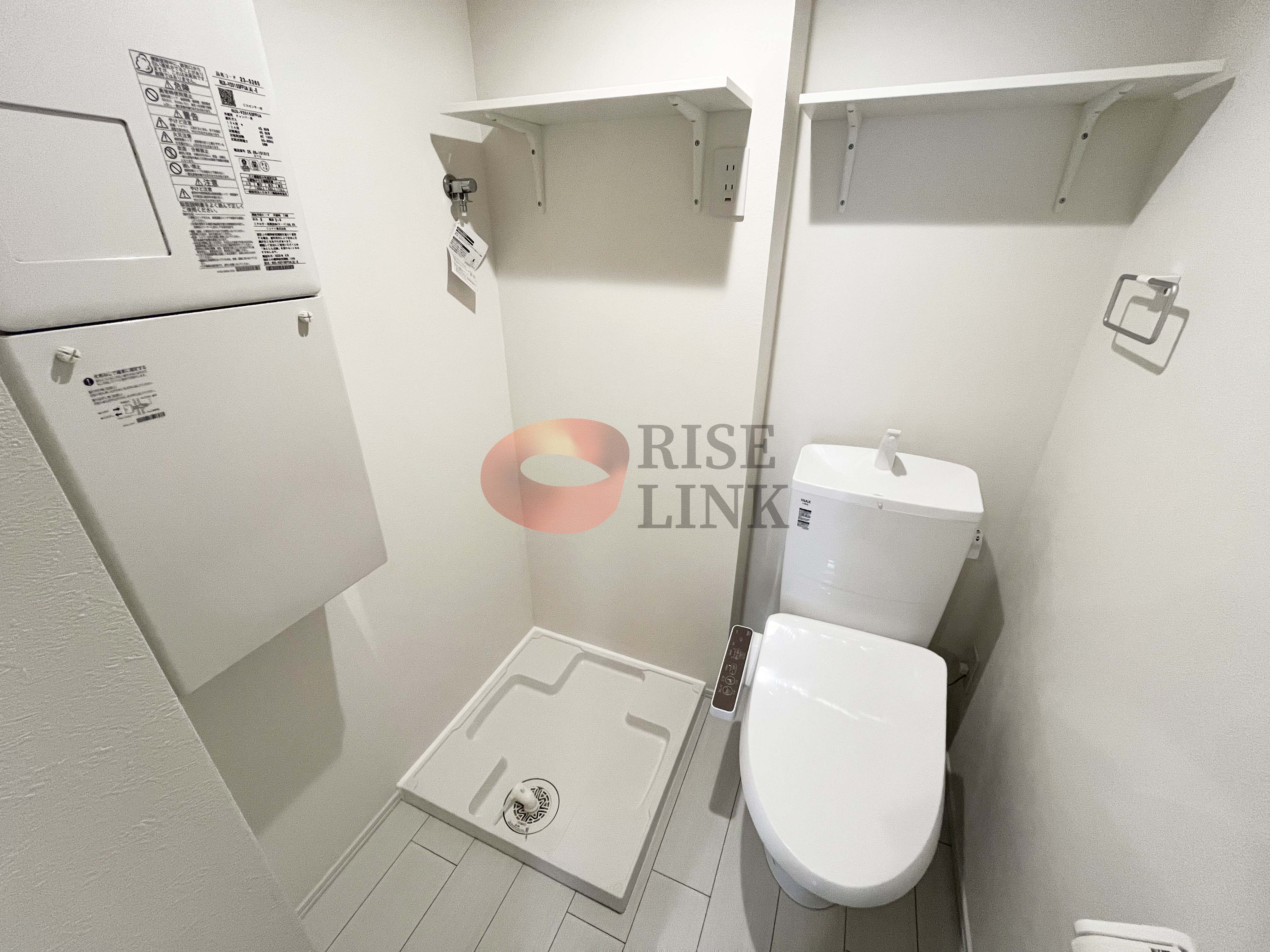 その他　洗濯機置場も十分な大きさです！